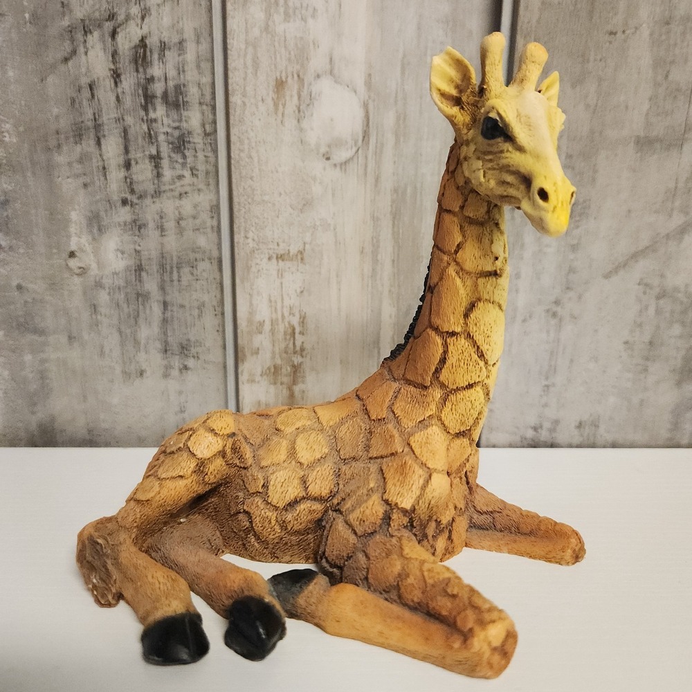 Vintage Italian Made 1988 Wood/Resin Giraffe Figurine Laying Down Home Decor‎
